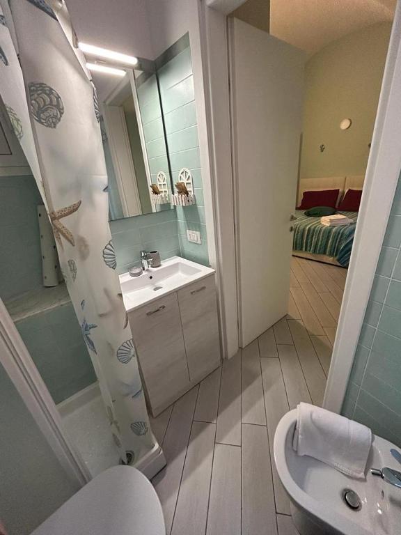 A bathroom at b&b La Rosa dei venti