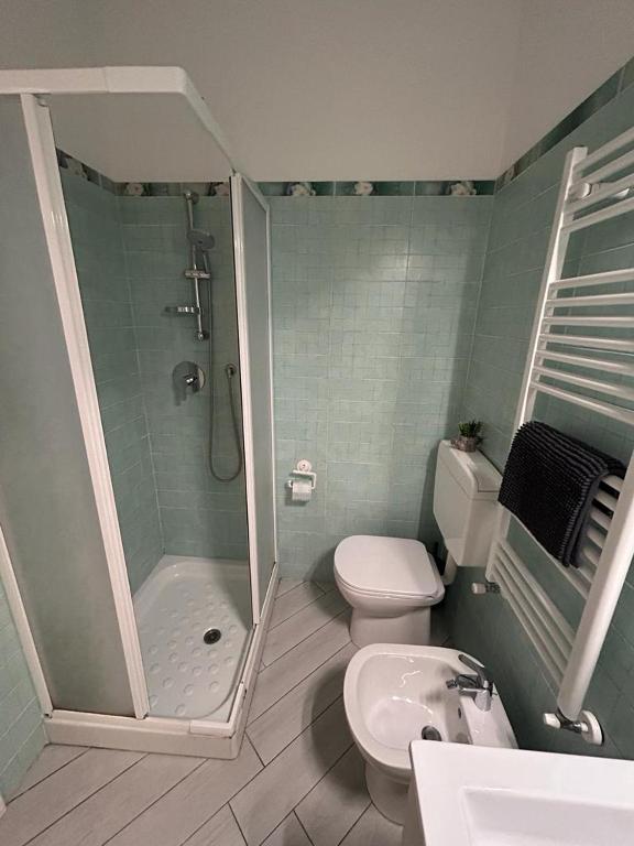 A bathroom at b&b La Rosa dei venti