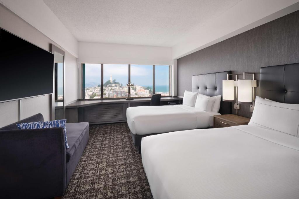 Hilton San Francisco Financial District - Deluxe Room With Two Double Beds And Bay View