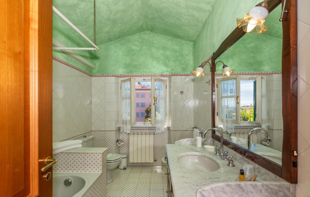 Koupelna v ubytování Hotel Eura