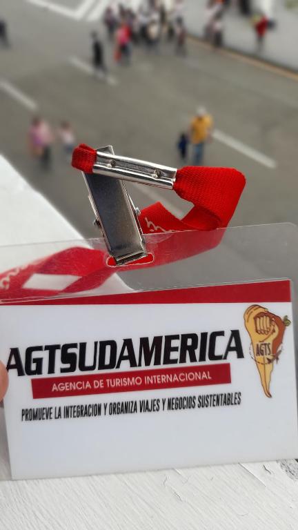 a red paperclip on top of a box at HOSPEDAJE TURISTICO CHORRILLOS Sueños de Luna INN in Lima