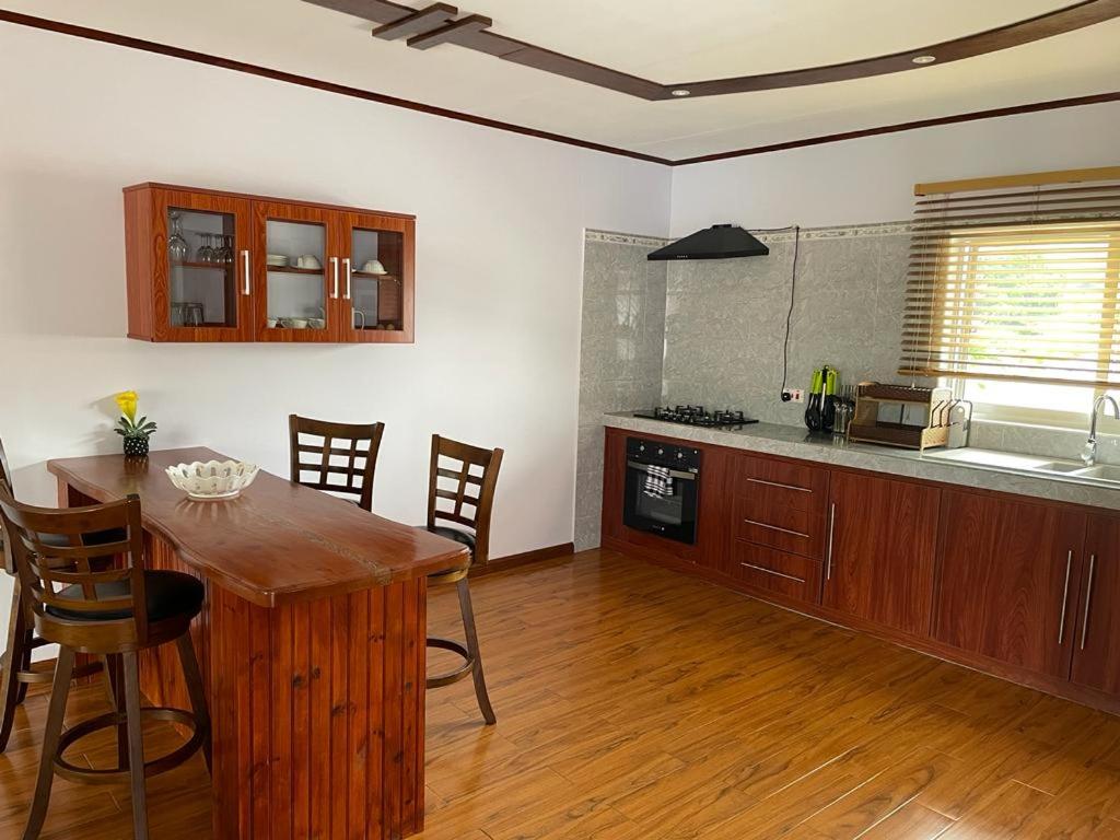 Kuchyň nebo kuchyňský kout v ubytování Mokara Holiday Apartment