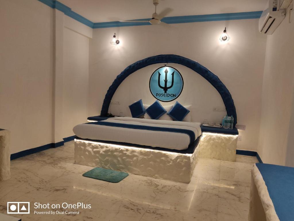 Postel nebo postele na pokoji v ubytování Makarios Boutique Hotel