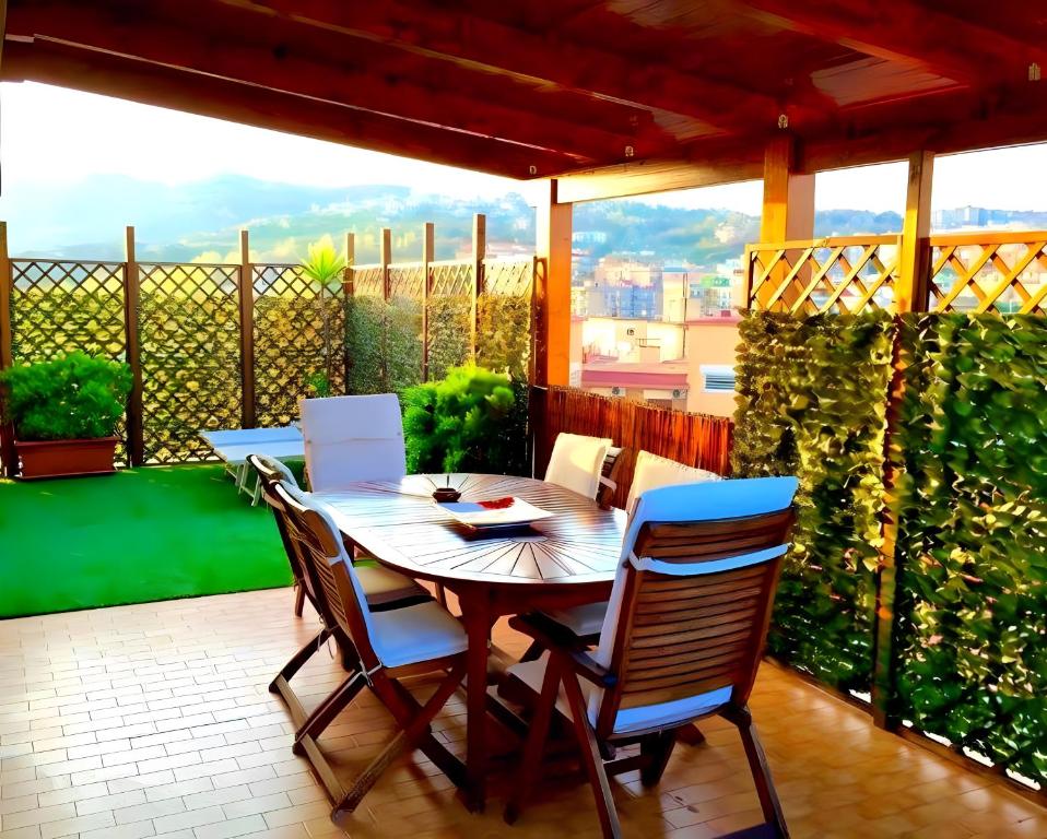 A balcony or terrace at Suite Delicia Apartment - Appartamento con Terrazza