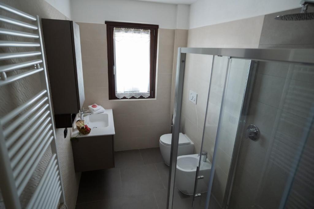 Koupelna v ubytování Casa Lidia Gavi