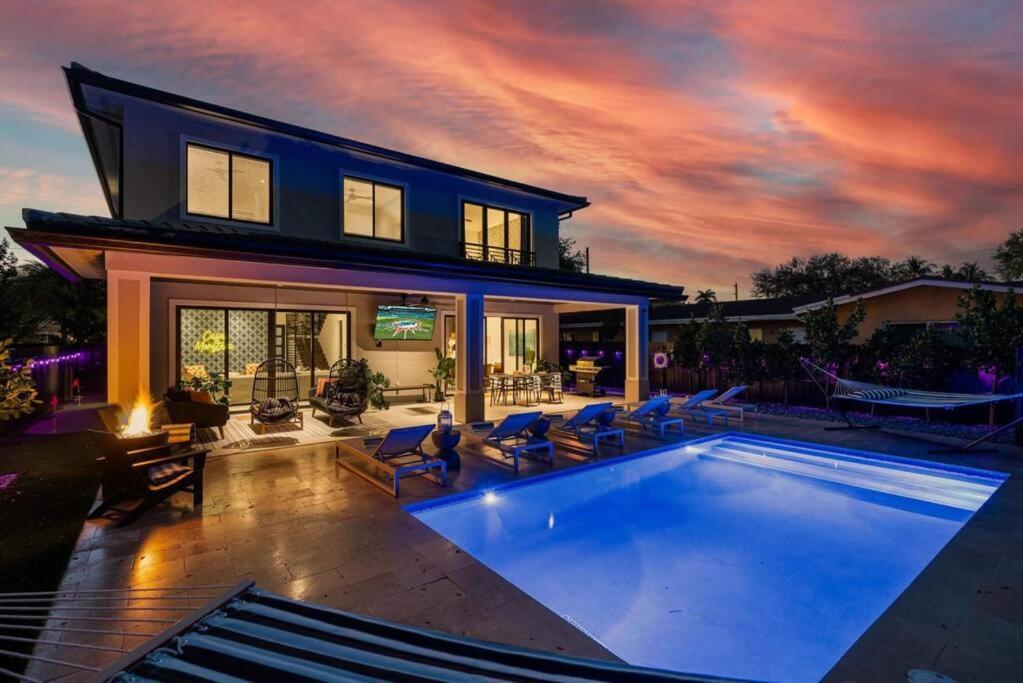 Πισίνα στο ή κοντά στο Heated Saltwater Pool, Arcades, Golf - 5min to Las Olas Boulevard