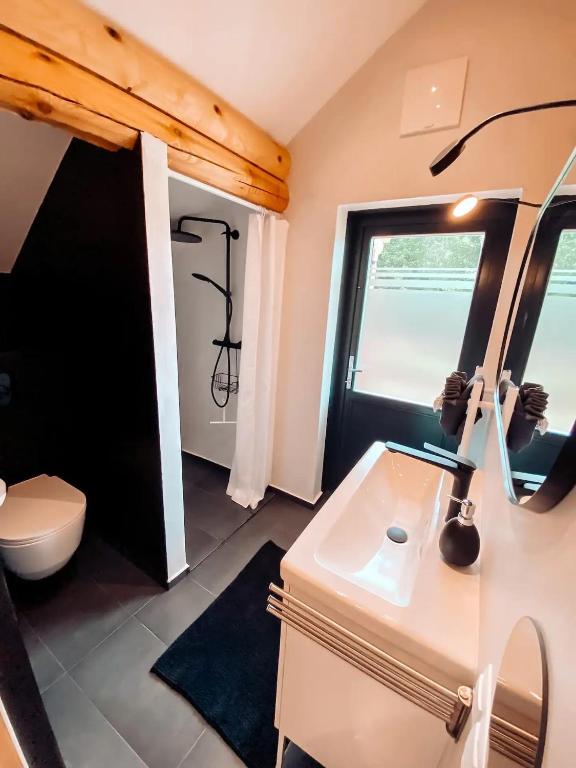 Koupelna v ubytování Pur Natur! Wandern und Skifahren - Trahütti Premium Lodges