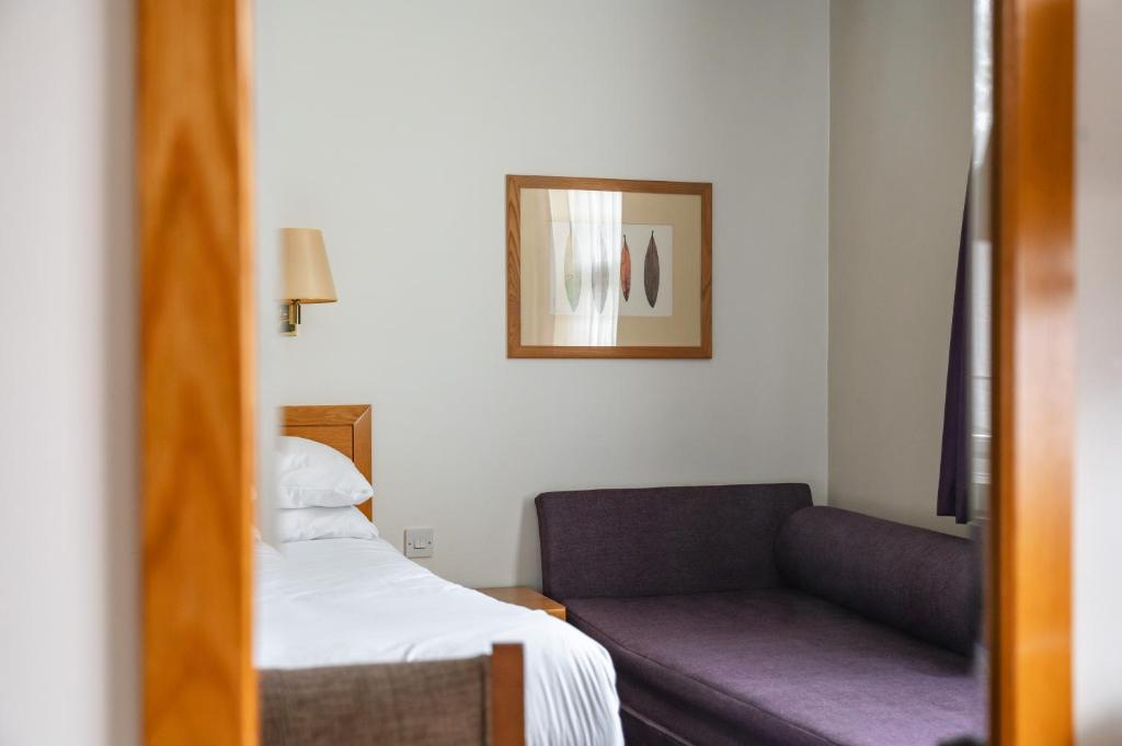 Milestone Peterborough Hotel A1M, Sure Hotel Collection by Best Western - Classic Family Room - Non-Smoking