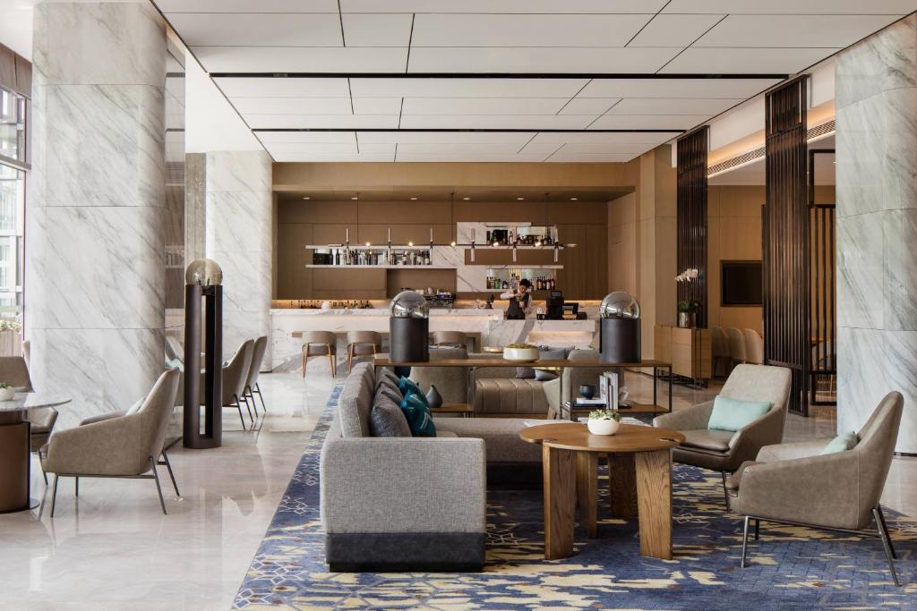 Posezení v ubytování Courtyard by Marriott Shenzhen Northwest