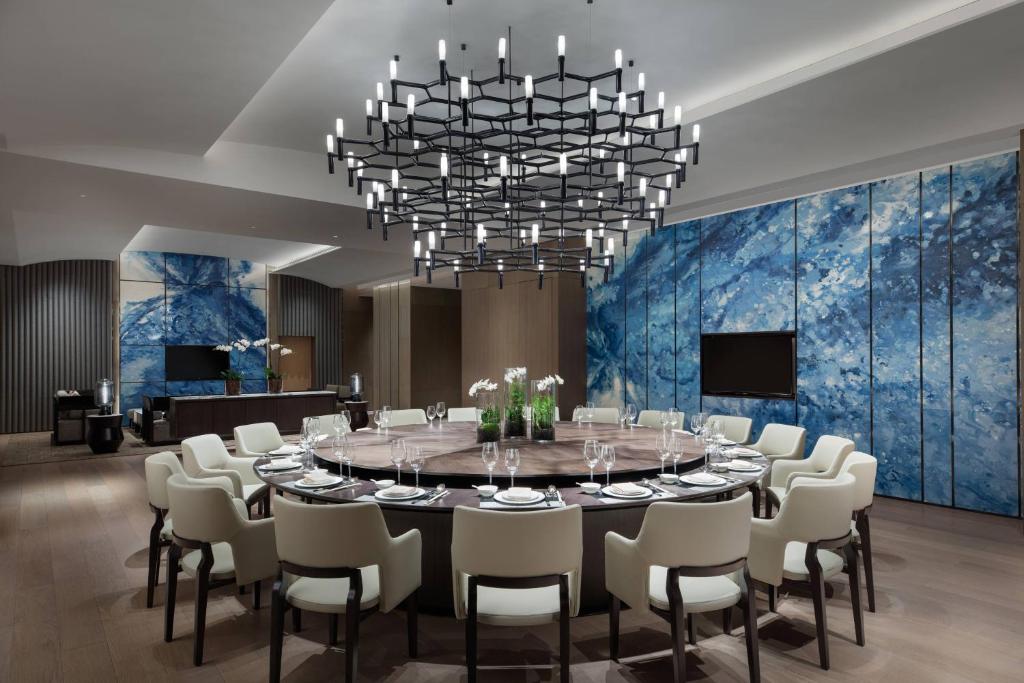 Posezení v ubytování Courtyard by Marriott Shenzhen Northwest