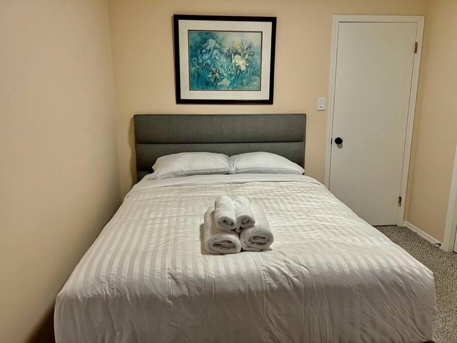 Letto o letti in una camera di Crescent Heights Majesty