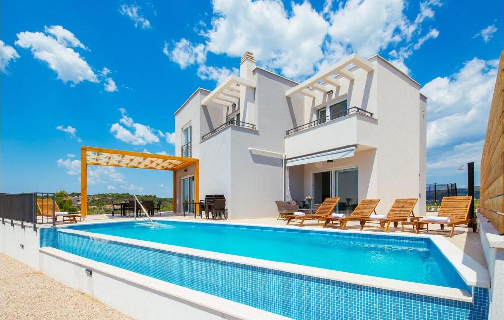 Villa Lomari