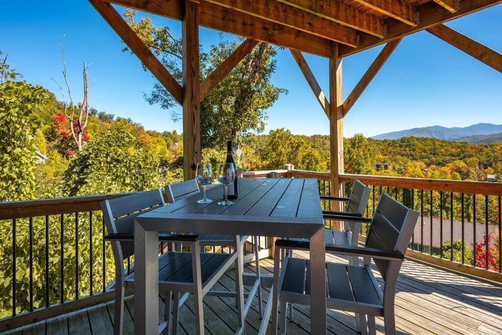 Modern Cabin near Smoky Mountain National Park, Gatlinburg (updated prices  2025)