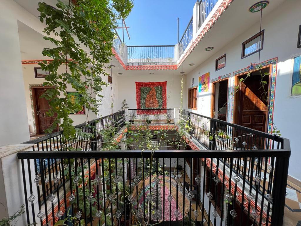 Balkón nebo terasa v ubytování Hotel Pushkar Golden Haveli