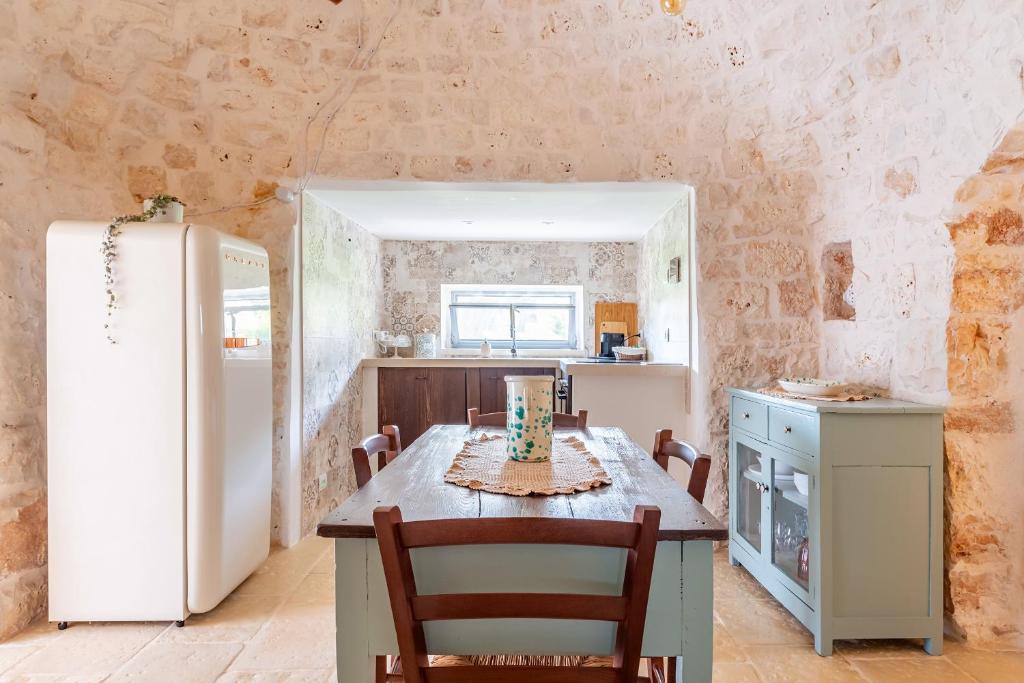 Kuchyňa alebo kuchynka v ubytovaní Trulli Vecchia Corte Monopoli