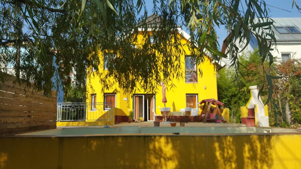 FLAIR of HOLIDAY SISSIS near SCHÖNBRUNN City Metro 3 4 busses 51a 48a kids pets WELCOME