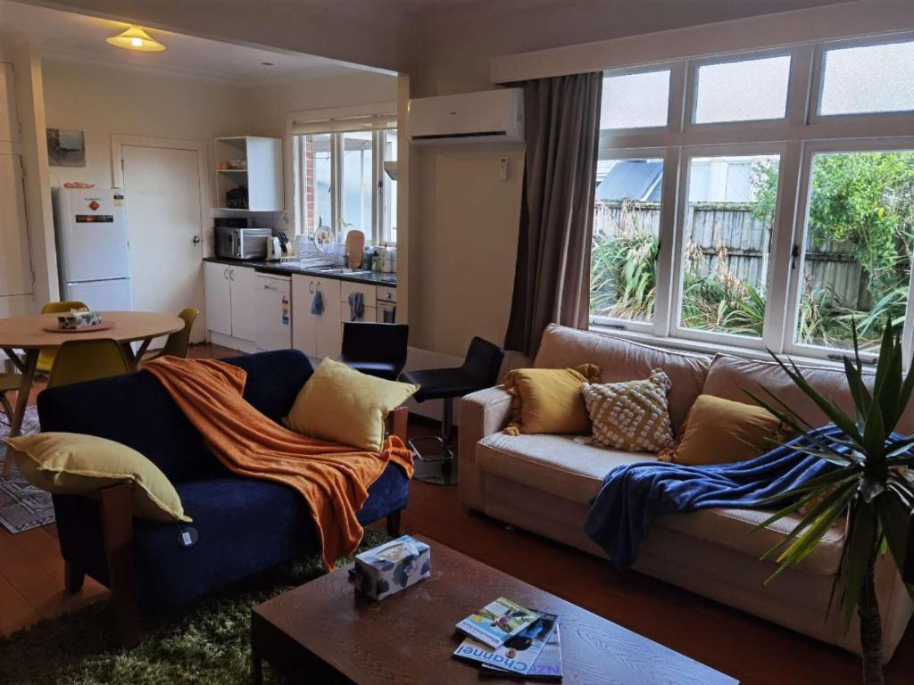 Kuchyň nebo kuchyňský kout v ubytování Epsom Red House