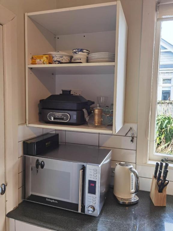 Epsom Red House - Resim 20