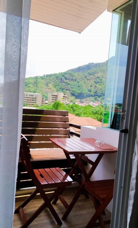Nespecifikovaný výhled na hory nebo výhled na hory při pohledu z hotelu