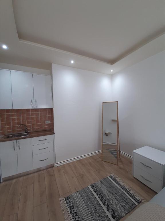 Apartment in the heart of Tirana - Image 3