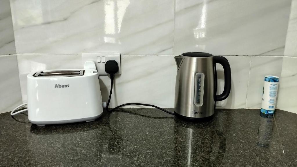 Set per la preparazione di tè e caffè presso Dovass Self Catering Apartments