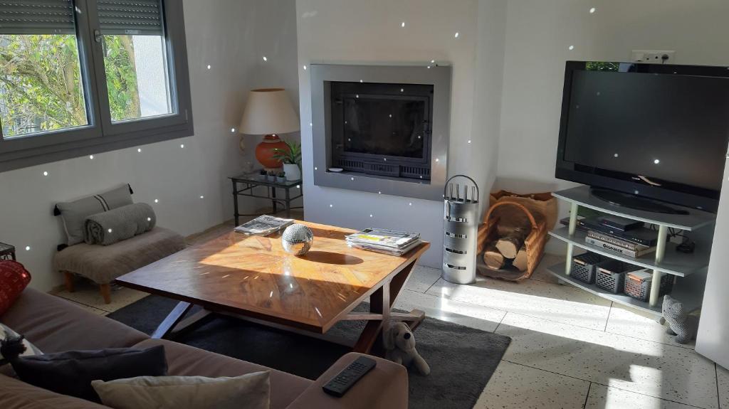 Μια τηλεόραση ή/και κέντρο ψυχαγωγίας στο 1 Chambre double "Le Devenir"