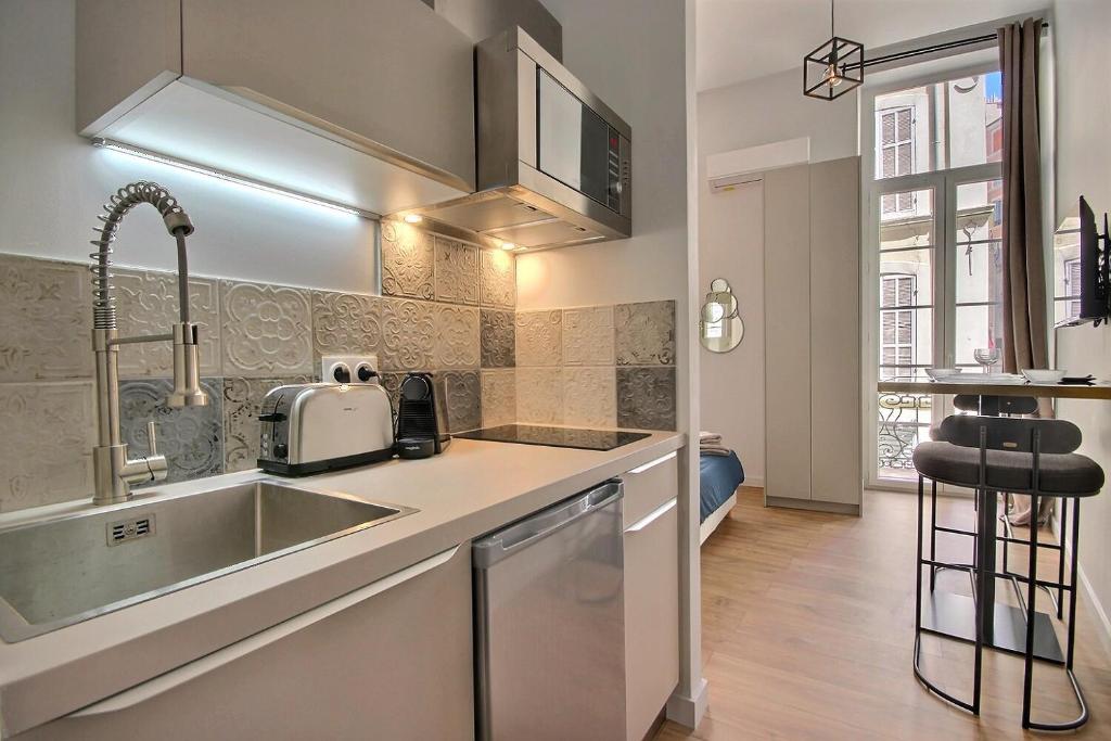 LES TOITS DU VIEUX-PORT - Resim 22