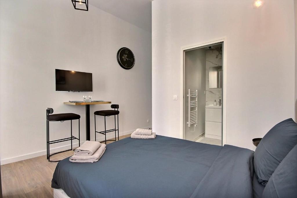 LES TOITS DU VIEUX-PORT - Resim 23