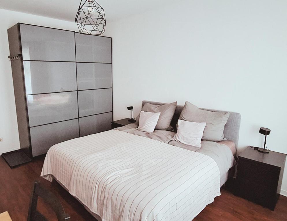 Modernes Einraumzimmer mit eigenem Bad, Balkonnutzung, zentrumsnah - In 10 Minuten mit dem Rad oder dem ÖPNV zur Arena und in Leipzigs Innenstadt