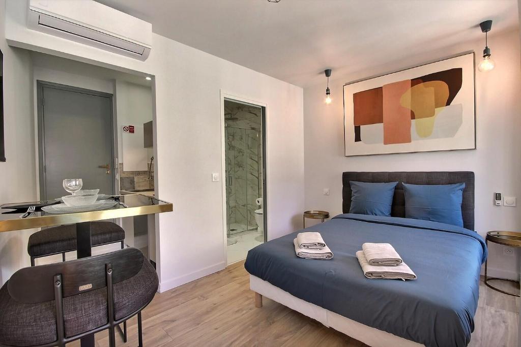 LES TOITS DU VIEUX-PORT - Resim 32