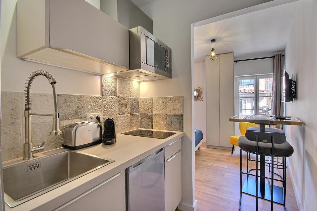 LES TOITS DU VIEUX-PORT - Resim 35