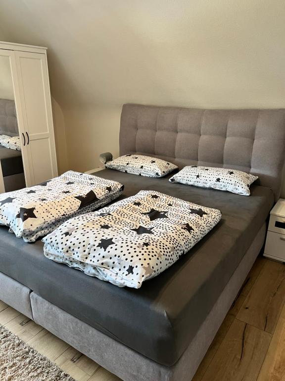 Postel nebo postele na pokoji v ubytování Ferienwohnung Traudel