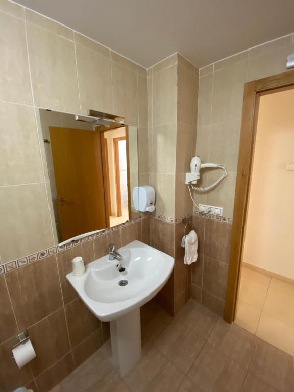 Kúpeľňa v ubytovaní dpCristal Calvo Sotelo 164, 4D