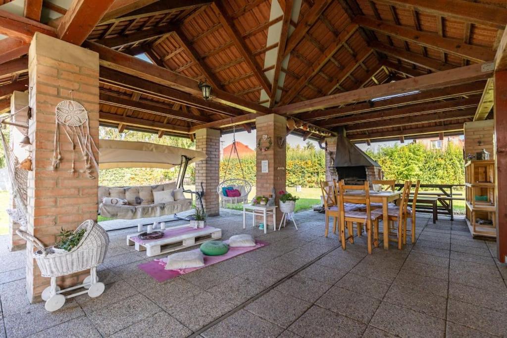 Restaurace v ubytování Idylický rodinný penzión Arkádia pri Dunajskej cyklotrase