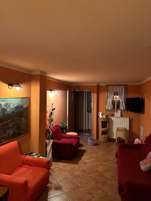 TV a/nebo společenská místnost v ubytování Agriturismo Belotti