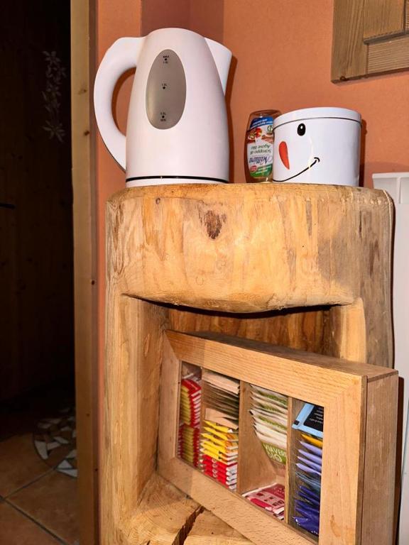 Příslušenství pro přípravu čaje a kávy v ubytování Agriturismo Belotti
