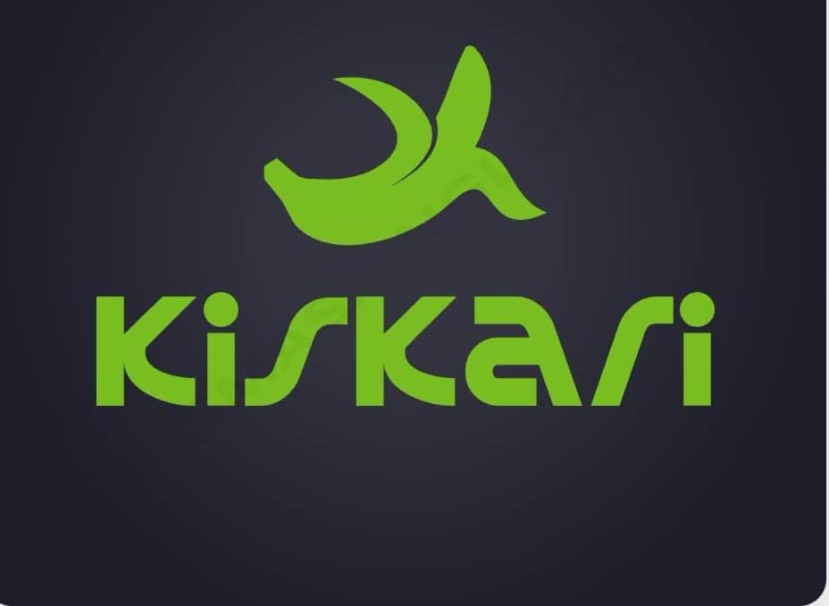 un logotipo verde con un pájaro volando sobre la palabra kratom en L'arbre à Pain en Tsingoni