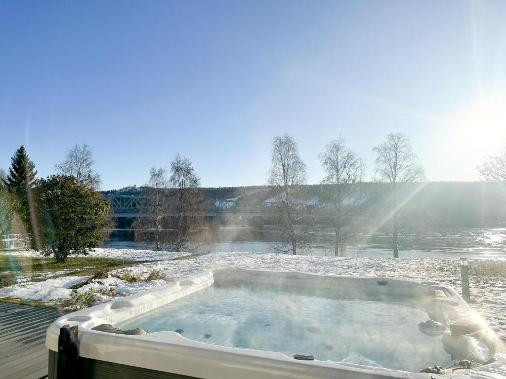 Luxurious Riverside Villa with Jacuzzi, Rovaniemi (updated prices 2024)