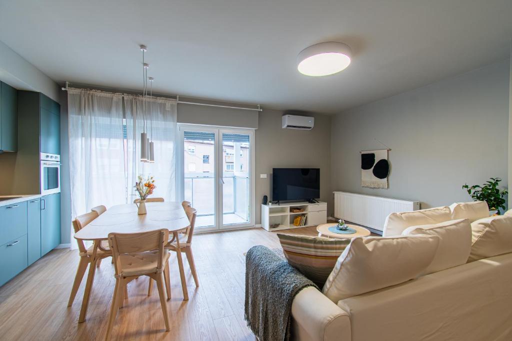 Flexible SelfCheckIns 58, 59 & 60 - Zagreb - Loggia - New - Luxury