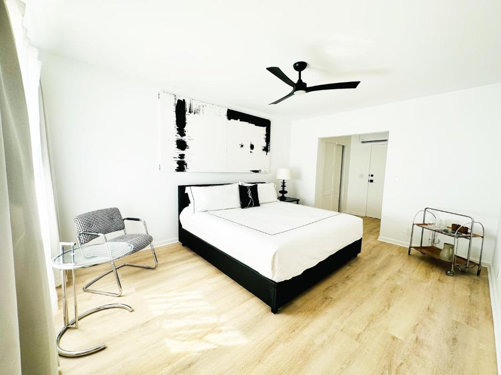 Postel nebo postele na pokoji v ubytování Jazz Hotel Palm Springs