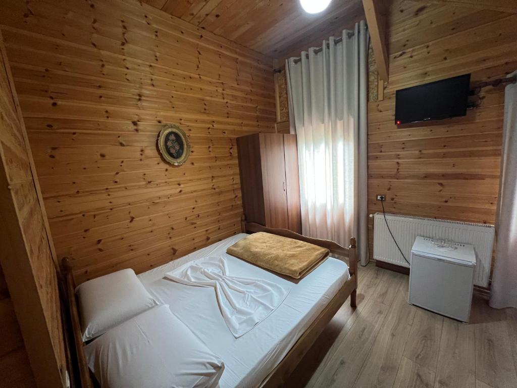 Postel nebo postele na pokoji v ubytování Vila Pepaj Razem