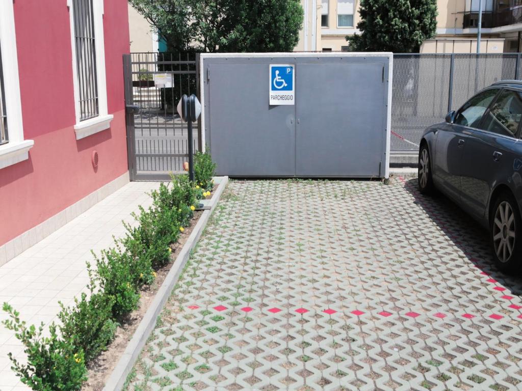 Zdjęcie z galerii obiektu Verona Class ApartHotel "Residenze del Cuore" w Weronie