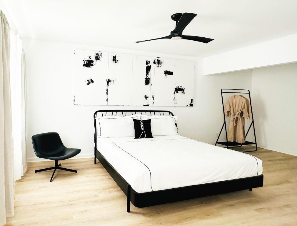 Postel nebo postele na pokoji v ubytování Jazz Hotel Palm Springs