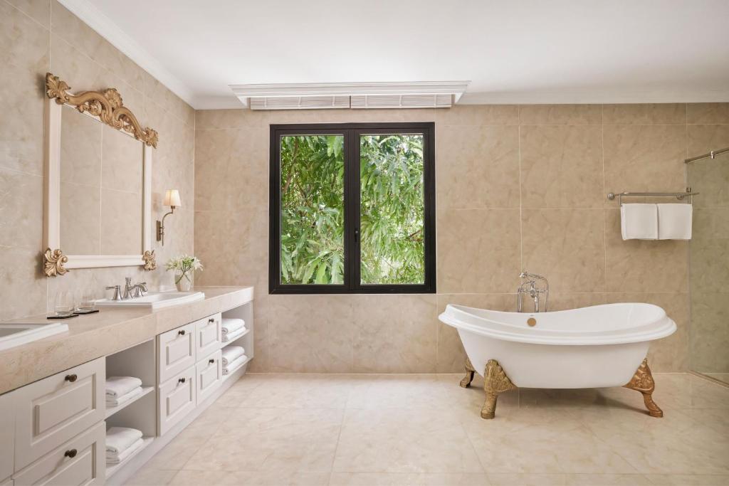 Biệt Thự 3 Phòng Ngủ Nhìn Ra Vườn Có Hồ Bơi Riêng