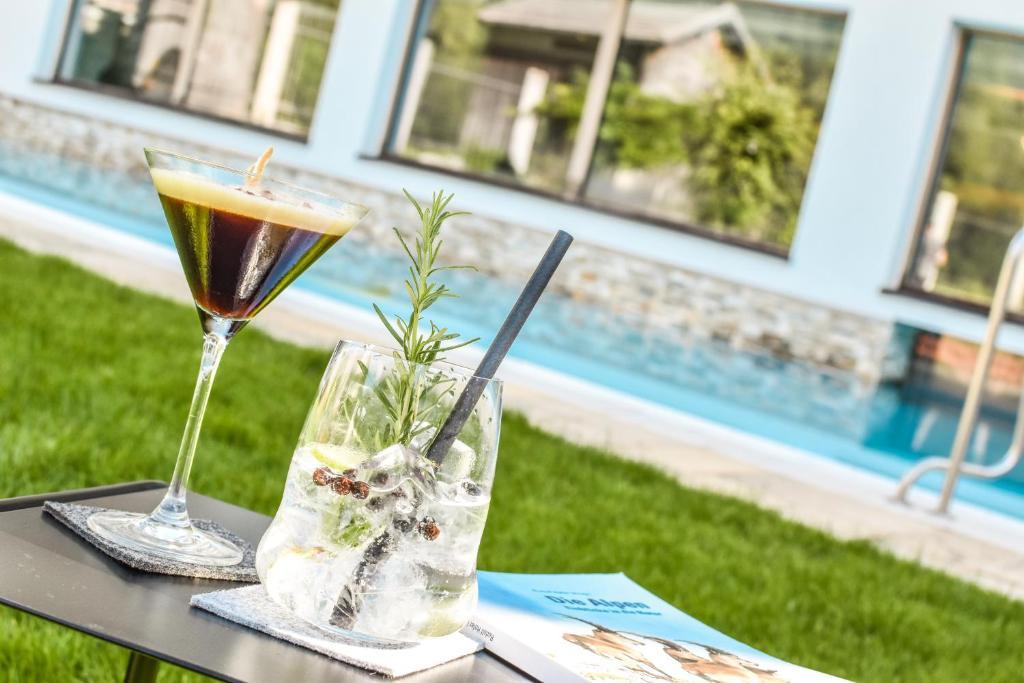 Bazén v ubytování Lechquell Hotel Post nebo v jeho okolí