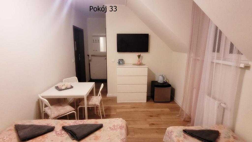 Pod Dębem - Triple Room With Private Bathroom