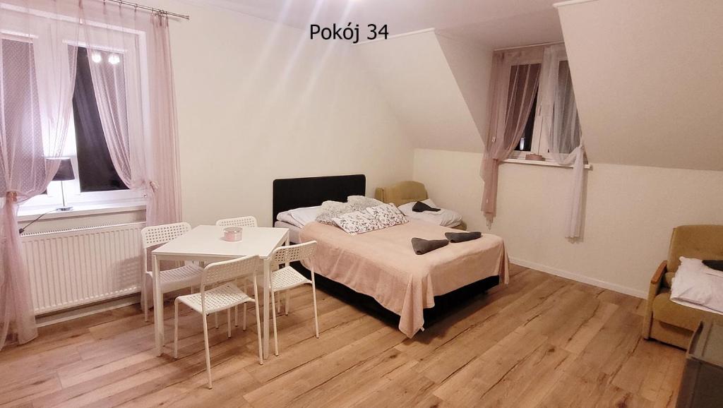 Pod Dębem - Quadruple Room With Private Bathroom