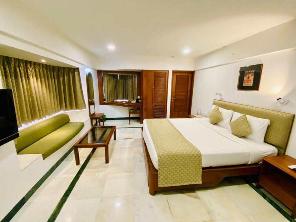 Hotel Parle International - Club Double Room