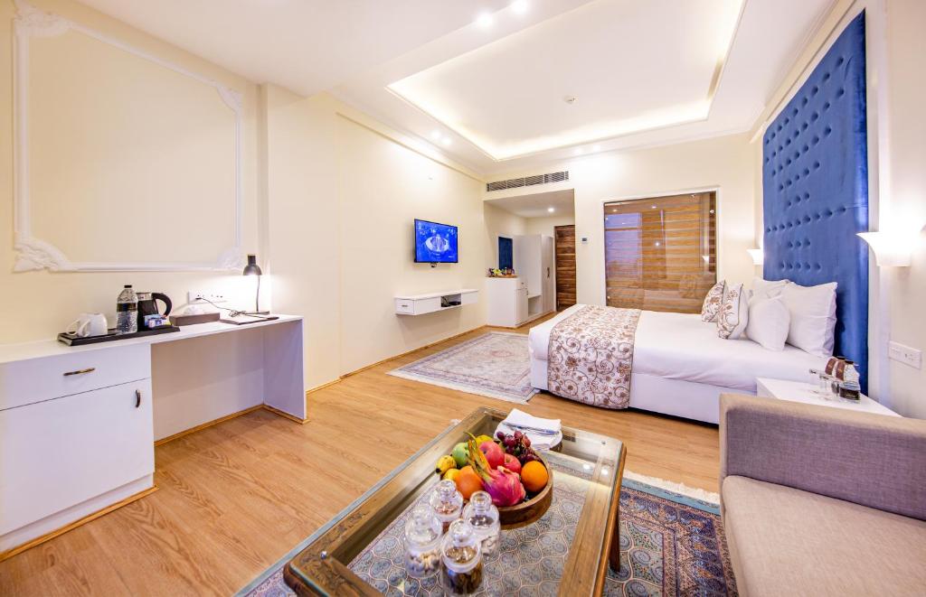 Kuchyň nebo kuchyňský kout v ubytování ARCO Hotels and Resorts Srinagar