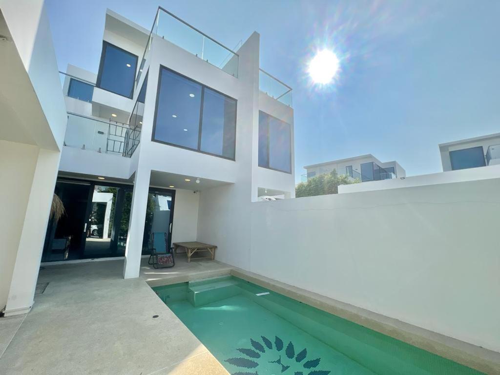 Fotografie z fotogalerie ubytování Palm Spring Pool Villa v destinaci Pattaya South